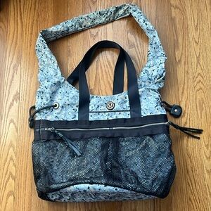 Lululemon lightly used sports bag